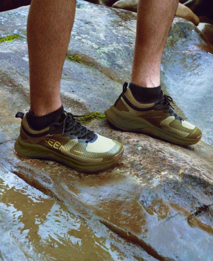 Men's Versacore Waterproof Shoe  |  Brindle/Gold Flame