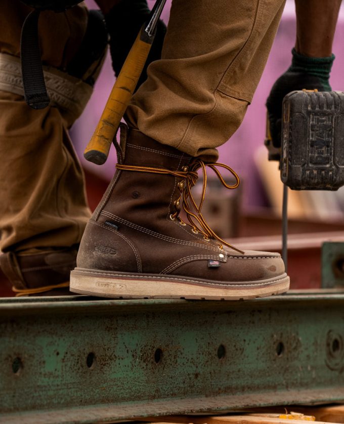 Men's Liberty 8" Waterproof Boot (Carbon Toe)  |  Leather Brown/Gum