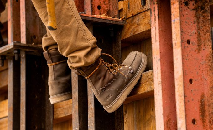 Men's Liberty 8" Waterproof Boot (Carbon Toe)  |  Leather Brown/Gum