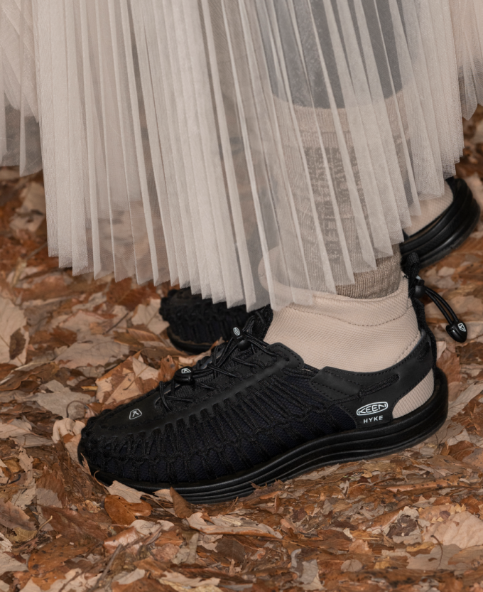 Women's UNEEK High Top x HYKE  |  HYKE Black