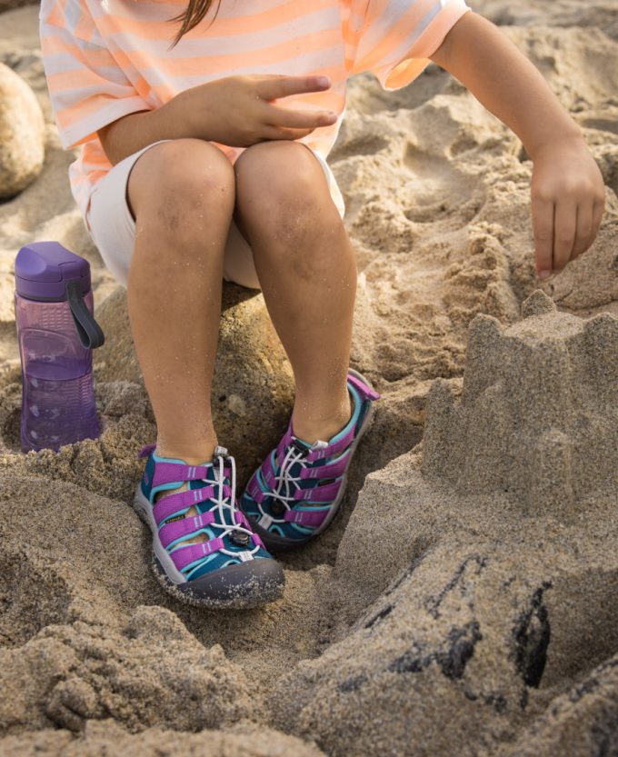 Little Kids' Newport Boundless Sandal  |  Dark Olive/Scarlet Ibis