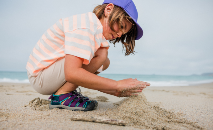 Little Kids' Newport Boundless Sandal  |  Dark Olive/Scarlet Ibis